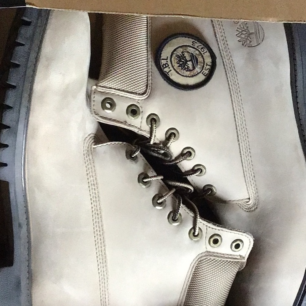 Men’s Timberland Boots Light Brown Size 12